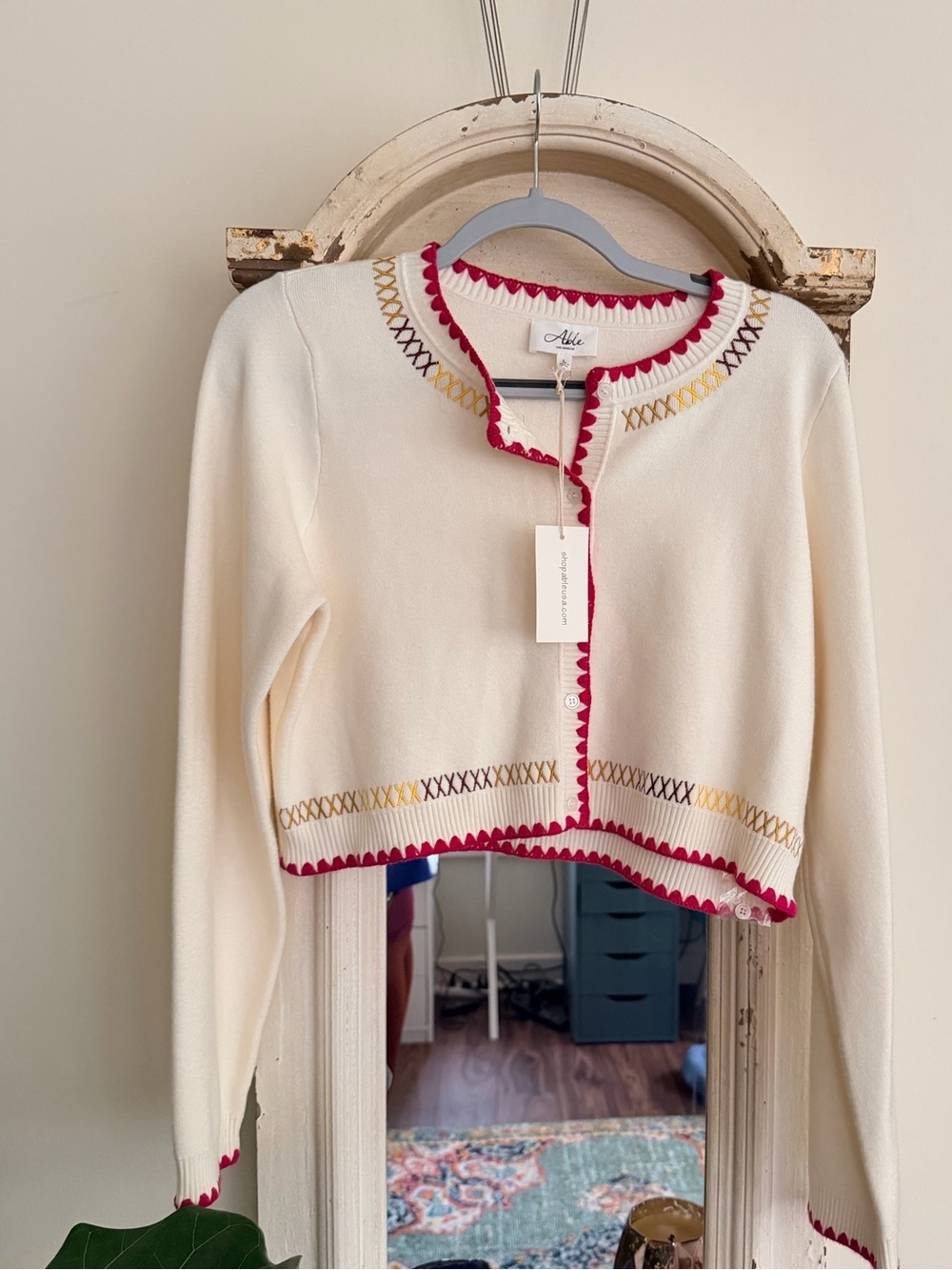NWT Able Embroidered Cardigan with Hot Pink Scalloped Trim Size Large - Picture 3 of 6